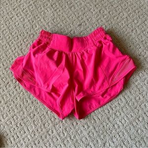 Lululemon lr 2.5” hottie hot shorts in pink